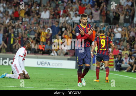 Barcelona, Spanien. 18. September 2013. UEFA Champions League Spieltag 1 Gruppenbild H zeigen Gerard Pique in Aktion beim Spiel zwischen FC Barcelona gegen AFC Ajax im Camp Nou Credit: Action Plus Sport Bilder/Alamy Live News Stockfoto