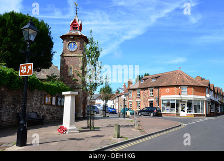 Der Uhrturm in St Mary Street, Nether Stowey, Somerset, England, Vereinigtes Königreich Stockfoto