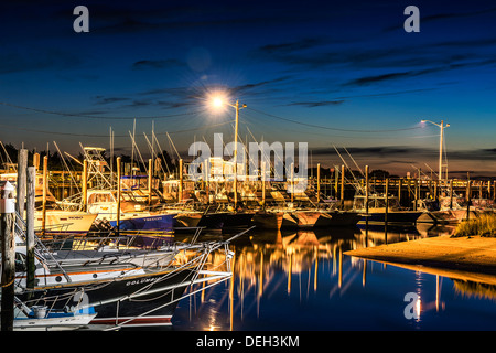 Charterschiffe angedockt in Rock Harbor, Orleans, Cape Cod, Massachusetts, USA Stockfoto