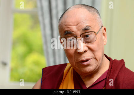 Hannover, Deutschland. 18. September 2013. Seine Heiligkeit der Dalai Lama im Hardenbergschen Palace (Hardenbergschen Haus) in Hannover, am 18. September 2013. Bildnachweis: Dpa picture Alliance/Alamy Live News Stockfoto