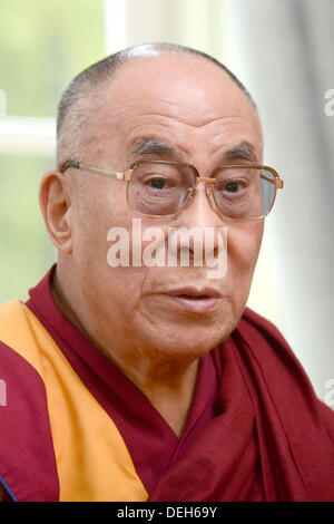 Hannover, Deutschland. 18. September 2013. Seine Heiligkeit der Dalai Lama im Hardenbergschen Palace (Hardenbergschen Haus) in Hannover, am 18. September 2013. Bildnachweis: Dpa picture Alliance/Alamy Live News Stockfoto