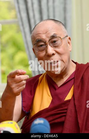 Hannover, Deutschland. 18. September 2013. Seine Heiligkeit der Dalai Lama im Hardenbergschen Palace (Hardenbergschen Haus) in Hannover, am 18. September 2013. Bildnachweis: Dpa picture Alliance/Alamy Live News Stockfoto