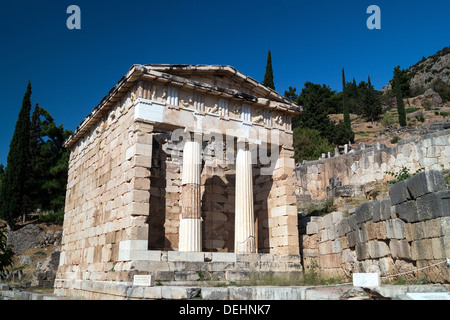 Schatz der Athener in Delphi Oracle archäologischen Stätte in Griechenland Stockfoto