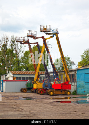 Freifläche geparkten Mobilkran Korb. Stockfoto