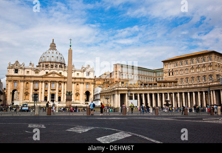 Fassade der Kirche, der Basilika St. Peter, St. Peter's Square, Vatikanstadt, Rom, Latium, Italien Stockfoto