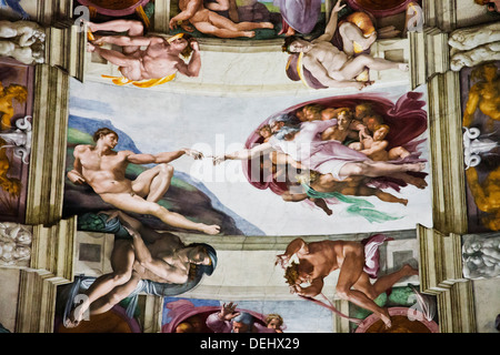Michelangelos Fresko die Erschaffung Adam in der Kapelle ein Museum Sixtinische Kapelle Vatikanischen Museen Vatikanstadt Rom Latium Italien Stockfoto