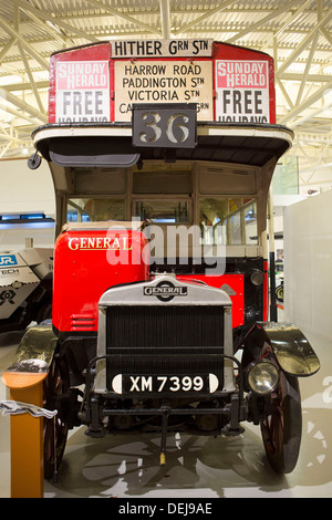 General Omnibus Company Bus. Heritage Motor Centre ist die größte Sammlung britischer Klassiker Oldtimer. Gaydon, England, Vereinigtes Königreich Stockfoto