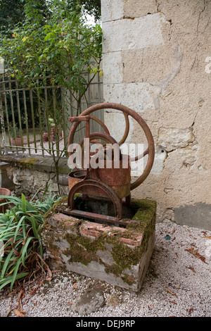 Französische Handpumpe Stockfoto