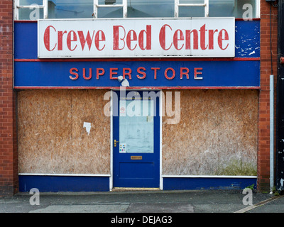 Ehemaliger Supermarkt im Crewe Bed Center in Crewe, Großbritannien Stockfoto