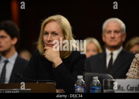 Washington, District Of Columbia, USA. 19. September 2013. 9/19/13-Kapitol-Washington DC. Caroline Kennedy geht, bevor die US Senate Foreign Relations Committee befragt, wie sie festzustellen, ob sie den nächsten US-Botschafter in Japan.Senator Kirsten Gillibrand von New York Caroline.photo gesichert:-ImageCatcher News Bildnachweis: Christy Bowe/Globe Photos/ZUMAPRESS.com/Alamy Live News Stockfoto