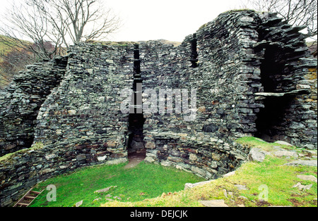 Dun troddan 2000 Jahre alten und älteren Eisenzeit broch befestigte Siedlung in Glenelg, Highland, Schottland. Treppen innen Trockenmauern Stockfoto