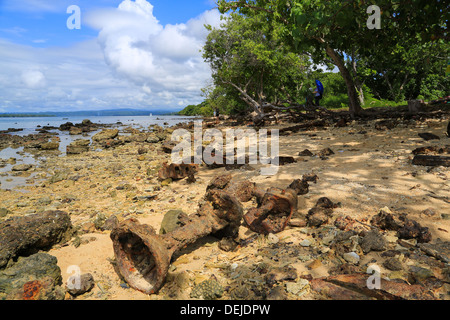 Rostigen amerikanischen WW II Schutt links an Millionen-Dollar-Punkt, Luganville, Provinz Sanma, Vanuatu Stockfoto