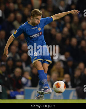 London, UK. 19. September 2013. Tromso Thomas Art Bendiksen während der UEFA Europa League Gruppe K match zwischen Tottenham Hotspur aus England und Tromsø aus Norwegen spielte an der White Hart Lane Stadium am 19. September 2013 in London, England. Bildnachweis: Mitchell Gunn/ESPA/Alamy Live-Nachrichten Stockfoto