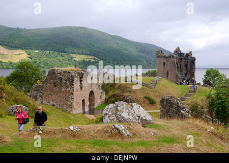 Urquhart Castle Visitor Center eine Ruine am Ufer des Loch Ness Stockfoto