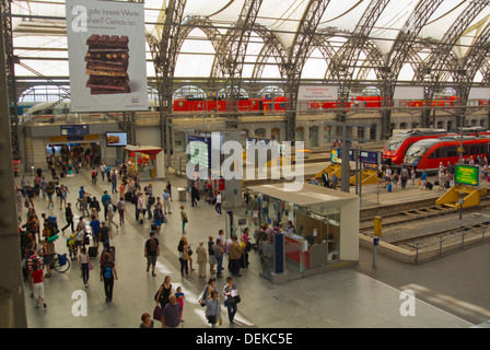 Hauptbahnhof Hauptbahnhof Bahnhof innen Dresden Stadt Sachsen staatliche Ostmitteleuropa Deutschland Stockfoto