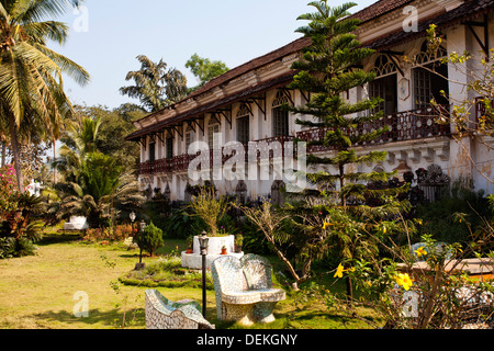 Bäume und Pflanzen im Garten eines Hauses Menezes Braganza House, Chandor, Salcetta, Süd-Goa, Goa, Indien Stockfoto