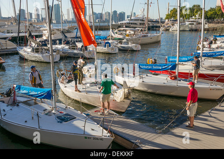 Manhattan-Segelschule in North Cove in Battery Park City in New York City Stockfoto