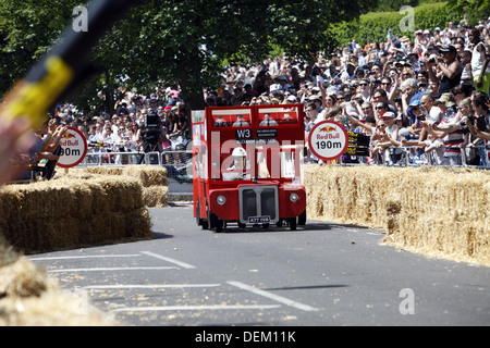 Red Bull Seifenkistenrennen, im Alexandra Palace in London, England im Sommer 2013 statt Stockfoto