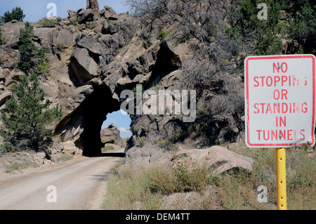 Eine Reihe von Tunneln gebaut von der Midland Railroad ihre Normalspur zu verfolgen Norden von Buena Vista. Stockfoto