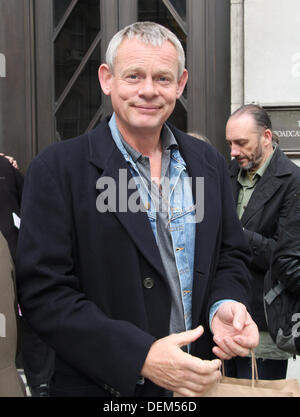 Martin Clunes gesehen bei der BBC in London Credit: WFPA/Alamy Live News Stockfoto