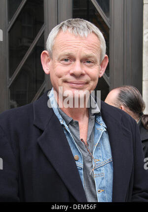 Martin Clunes gesehen bei der BBC in London Credit: WFPA/Alamy Live News Stockfoto