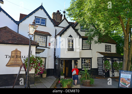 15. Jahrhundert The Bell Pub, Bell Road, East Molesey, Surrey, England, Vereinigtes Königreich Stockfoto