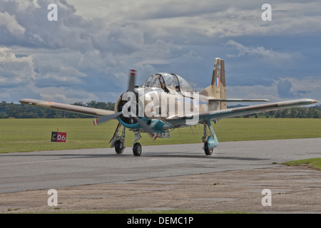 North American T-28 Fennec der französischen Luftwaffe Rollens Stockfoto