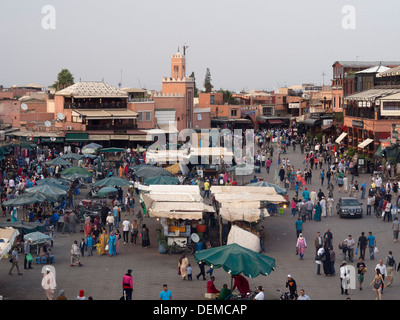 Food-Courts am Platz Djemma el Fna, Marrakesch, Marokko Stockfoto