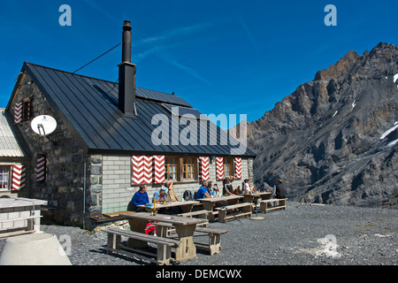 Berghütte Fruendenhuette der des Schweizer Alpenclubs (SAC) in der Nähe von Kandersteg, Berner Oberland, Schweiz Stockfoto