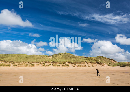 Sanddünen an der Spitze der Hollywell Strand in der Nähe von Newquay, Cornwall, UK. Stockfoto