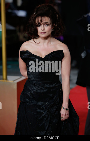 Britische Schauspielerin/Darsteller Helena Bonham Carter kommt für die Uraufführung von Les Miserables im The Odeon Leicester Square Stockfoto