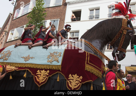 Die vier Söhne von Ayon auf ihre magischen Pferd Bayard Stockfoto