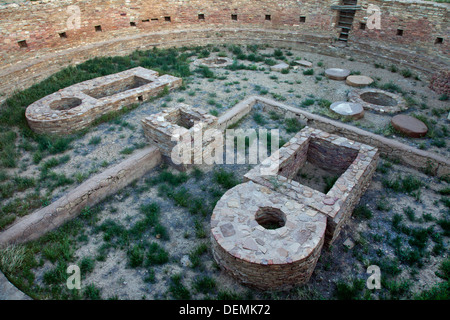 Detail der großen Kiva am Chetro Ketl Standort im Chaco Culture National Historical Park, New Mexico. Stockfoto