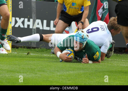 Leicester, UK. 21. September 2013. Jordan Crane punktet bei der Aviva Premiership Spiel zwischen Leicester Tigers und Newcastle Falcons von Welford Road. Bildnachweis: Aktion Plus Sport/Alamy Live-Nachrichten Stockfoto