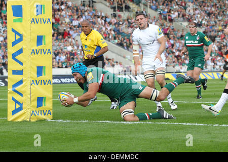 Leicester, UK. 21. September 2013. Graham Kitchener punktet bei der Aviva Premiership Spiel zwischen Leicester Tigers und Newcastle Falcons von Welford Road. Bildnachweis: Aktion Plus Sport/Alamy Live-Nachrichten Stockfoto