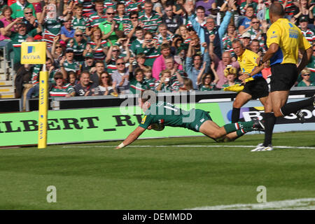 Leicester, UK. 21. September 2013. Blaine Scully punktet bei seinem Debüt in der Aviva Premiership Spiel zwischen Leicester Tigers und Newcastle Falcons von Welford Road. Bildnachweis: Aktion Plus Sport/Alamy Live-Nachrichten Stockfoto