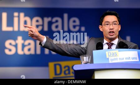 Düsseldorf, Deutschland. 21. September 2013. Bundesvorsitzender Philipp Roesler der freien demokratischen Partei (FDP) spricht auf der Kundgebung landesweite Schließung der FDP in Düsseldorf, Deutschland, 21. September 2013. Foto: MARIUS BECKER/Dpa/Alamy Live News Stockfoto