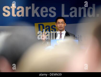 Düsseldorf, Deutschland. 21. September 2013. Bundesvorsitzender Philipp Roesler der freien demokratischen Partei (FDP) spricht auf der Kundgebung landesweite Schließung der FDP in Düsseldorf, Deutschland, 21. September 2013. Foto: Jonas Guettler/Dpa/Alamy Live News Stockfoto