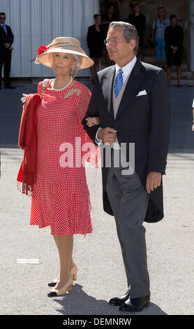 Saint Maximin la Sainte Baume, Frankreich. 21. September 2013. Alexander, Fürst Zu Sayn-Wittgenstein-Sayn, Gabriela Furstin Sayn-Wittgenstein-Sayn Saint Mary Magdalene Basilica nach der Hochzeit von Prinz Felix und Claire Lademacher in Saint Maximin la Sainte Baume in Frankreich, 21. September 2013 verlassen. Foto: Albert Nieboer-RPE / Dpa/Alamy Live-Nachrichten Stockfoto