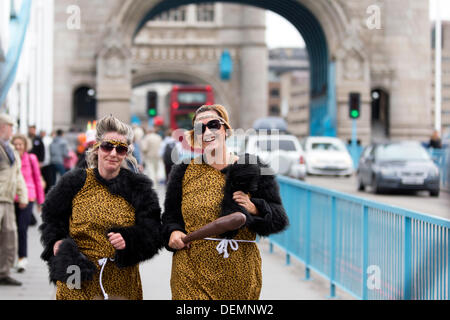 London, UK. 21. September 2013. Die großen Gorilla eine Charity run zugunsten der Gorilla Organization, London, England. Bildnachweis: Simon Balson/Alamy Live-Nachrichten Stockfoto