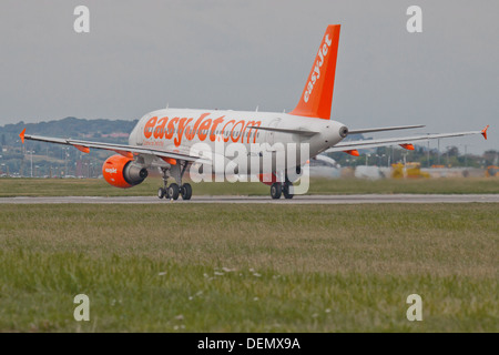 EasyJet Airbus A319 G-EZBA vom Flughafen London-Luton LTN Stockfoto