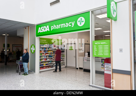 ASDA Supermarkt Apotheke Stockfoto