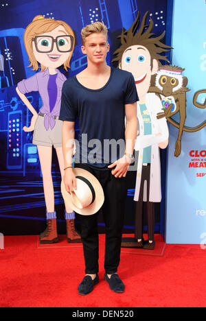 Los Angeles, Kalifornien, USA. 20. September 2013. Cody Simpson an der Los Angeles-Premiere von "Wolkig mit A Chance Of Meatballs'' statt im Regency Village Theatre in Westwood, Kalifornien am 21. September 2013. 2013. Credit: D. Long/Globe Photos/ZUMAPRESS.com/Alamy Live-Nachrichten Stockfoto