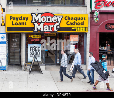 Geld Mart Shop bietet Zahltag Darlehen, eingelöste Schecks, Western Union - Toronto Stockfoto