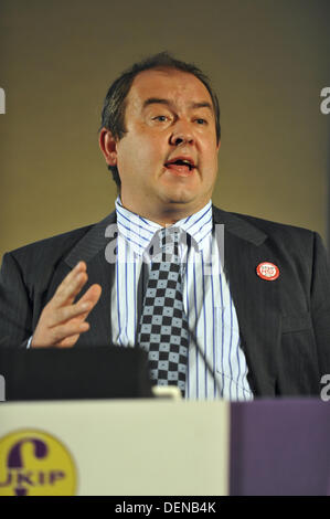 London, UK. 21. September 2013. Joe Rukin, Stop HS2 Kampagne Koordinator anlässlich der Konferenz 2013 UKIP. Bildnachweis: Michael Preston/Alamy Live-Nachrichten Stockfoto