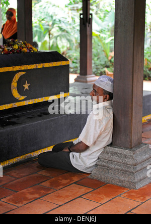 Musseline bei Iskandar Shah, einem muslimischen Schrein im Fort Canning park Singapur feiert das Ende des Ramadan und Eid - al - Fitr. Stockfoto