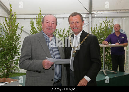 Knockholt, UK, 22. September 2013, der Sieger der beste Pub/Restaurant war Kevin Whitehead von Change of Horses in Bromley In voller Blüte wieder Kredit: Keith Larby/Alamy Live News Stockfoto