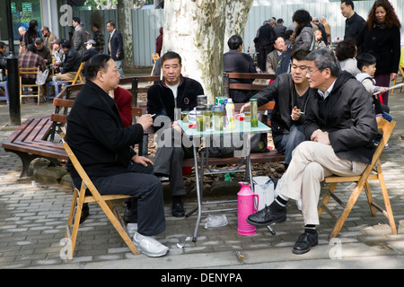 Geselligkeit im Fuxing Park, Shanghai, China Stockfoto
