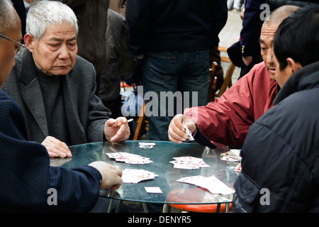 Geselligkeit im Fuxing Park, Shanghai, China Stockfoto