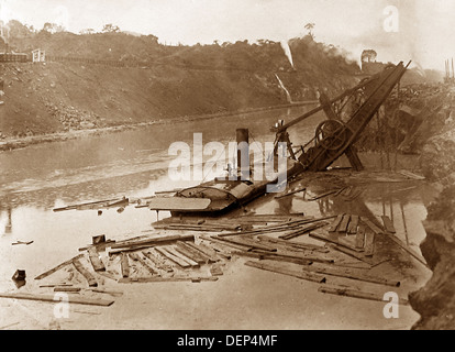 Bau des Panama-Kanals - Dampf-Schaufel in überschwemmten Gebiet - 1900 Stockfoto